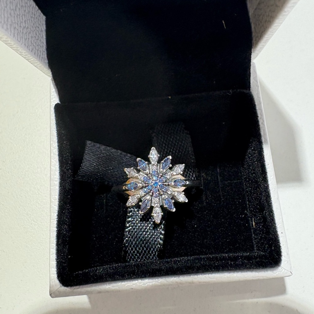 Pandora  Snowflake CZ Ring - Picture 7 of 9